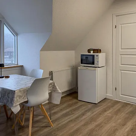 1 Bedroom Beautiful In * 瓦尔德