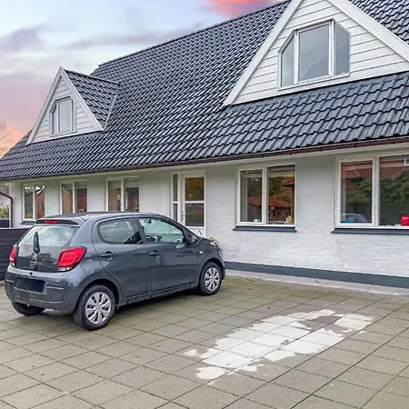 1 Bedroom Beautiful In * 瓦尔德